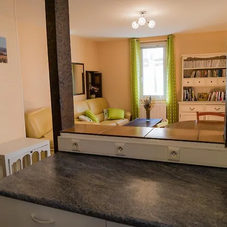 Maison Agreable En Centre Historique 펜션 *